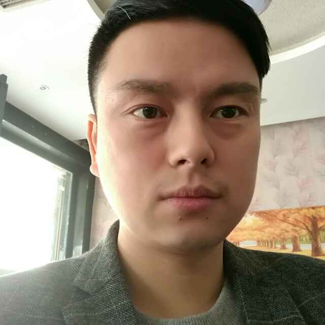 阿华146933940头像