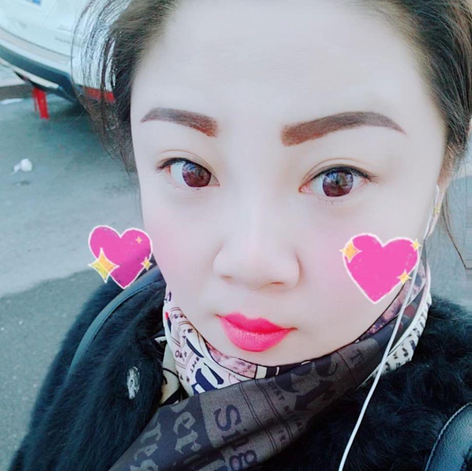 A粉红色桃子 🍑小薇头像