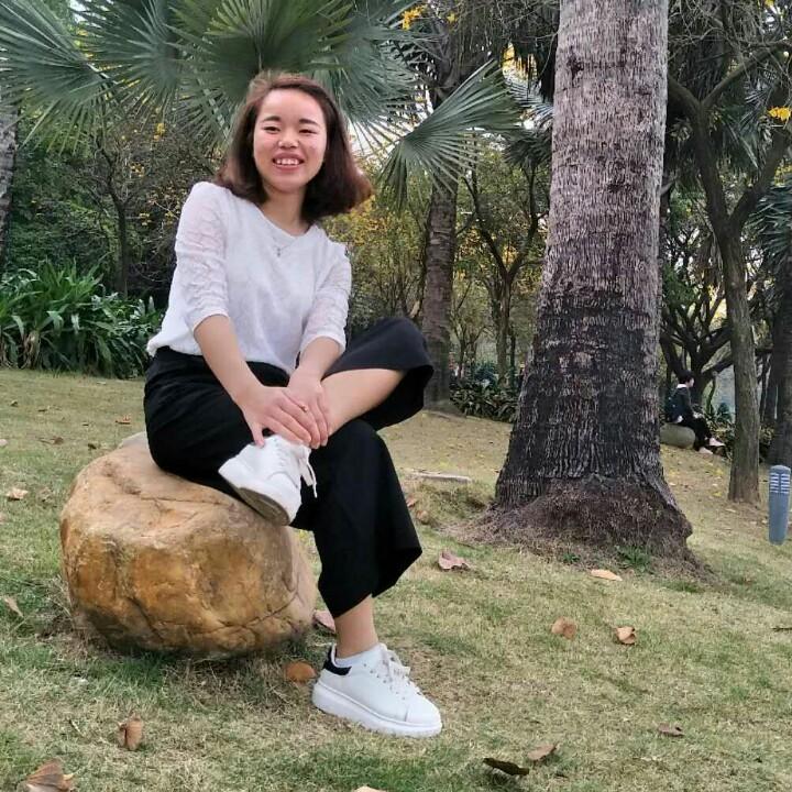 爱旅行的慕容华华头像
