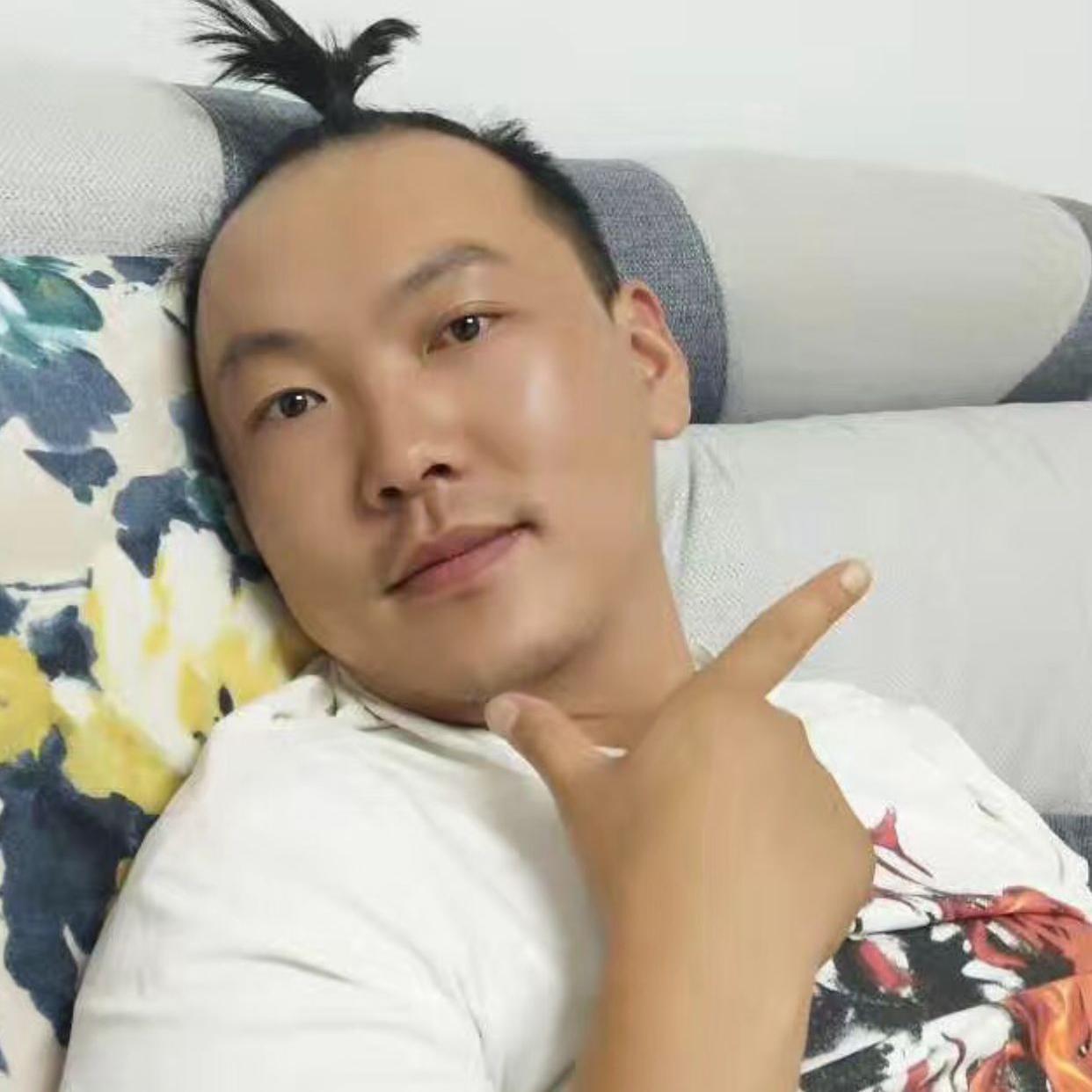云南小马爱搞笑头像