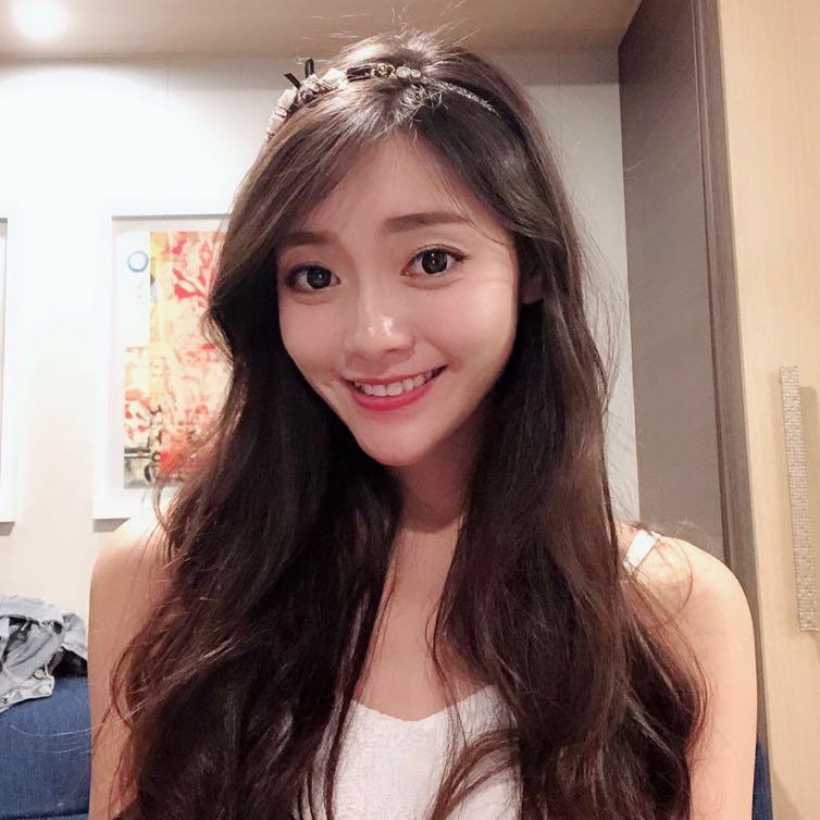 主持人肖梦-新时代头像