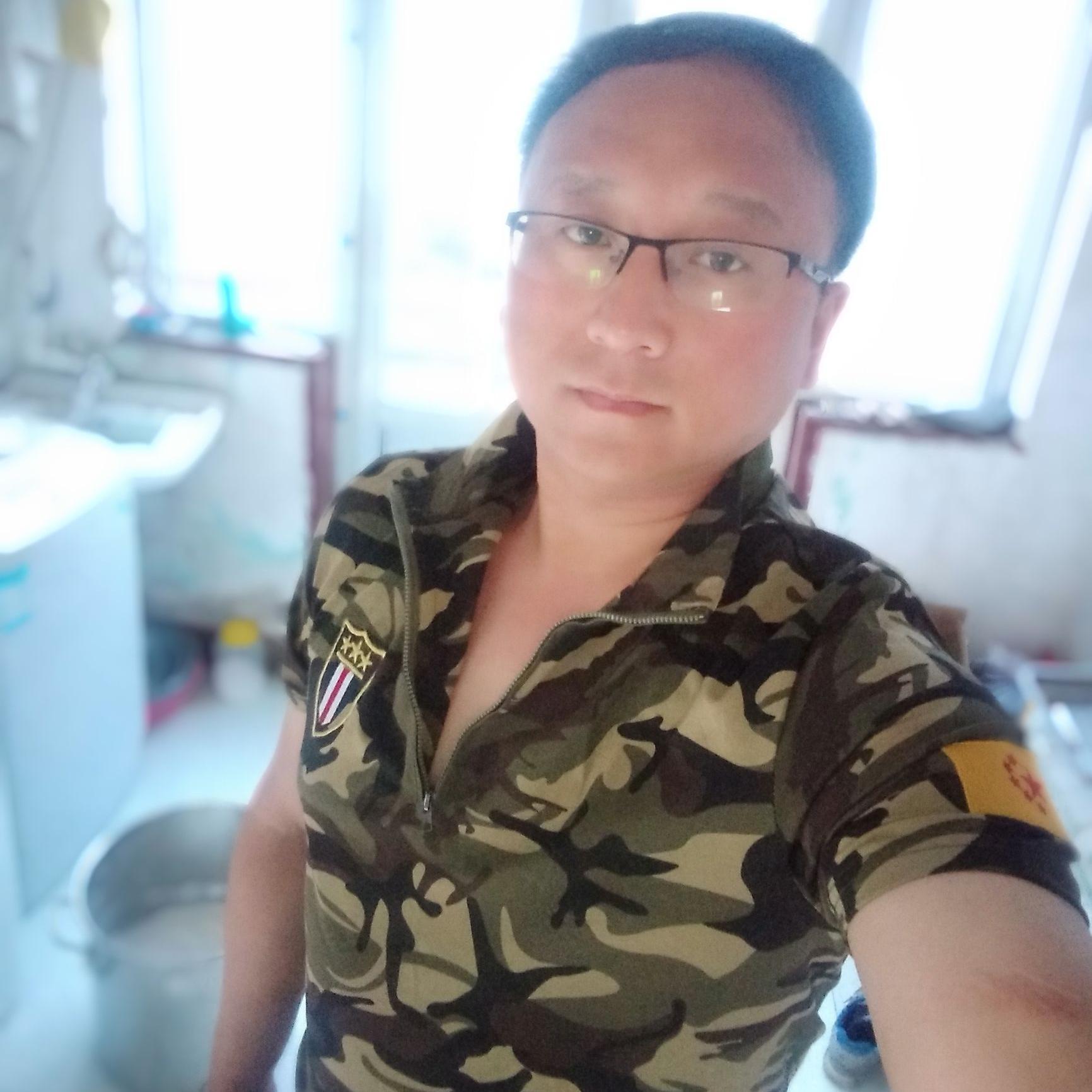 来自东北的老男孩头像