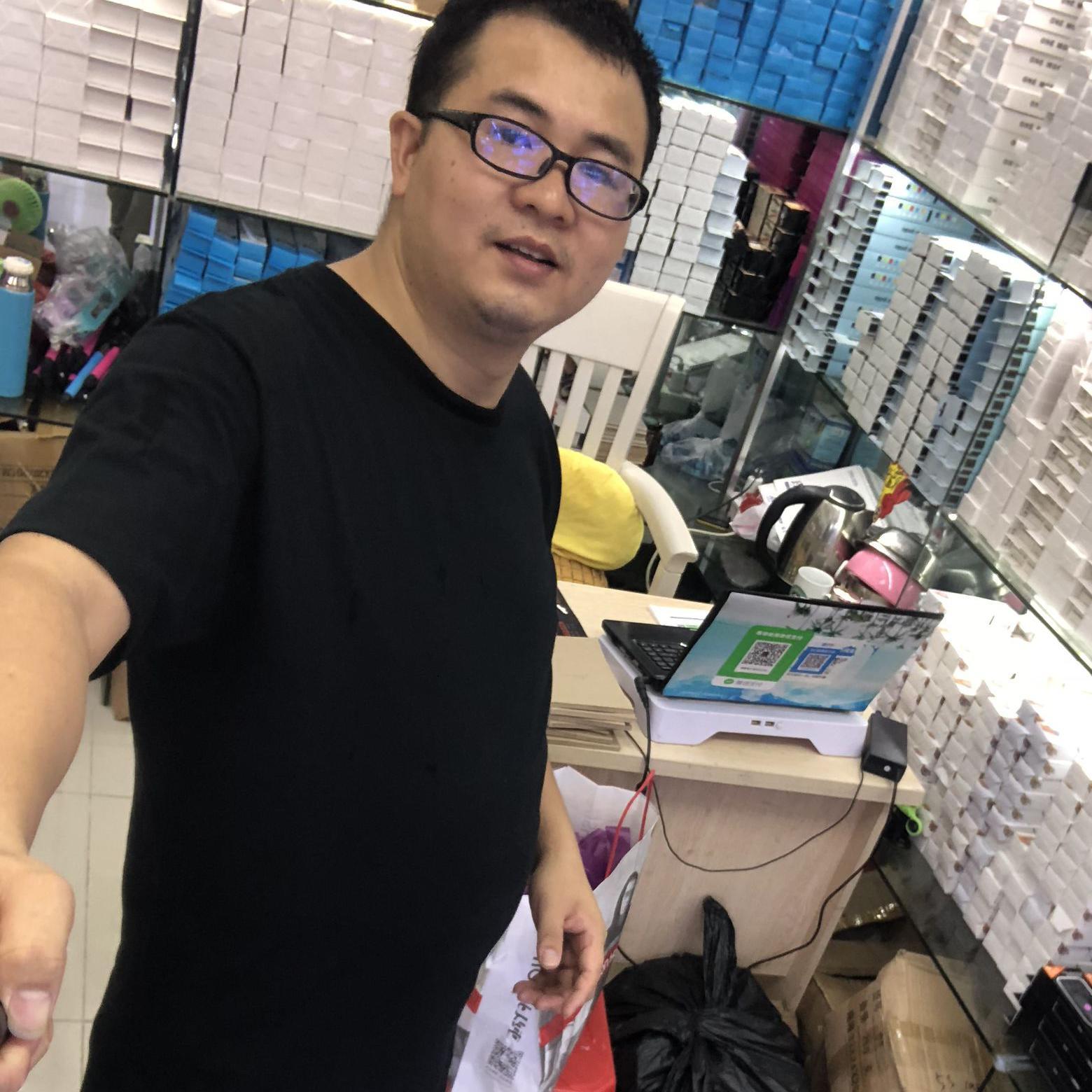 眼睛老师头像